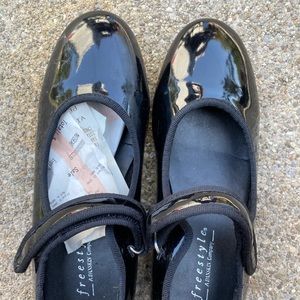 Freestyle Tap shoes size 1
